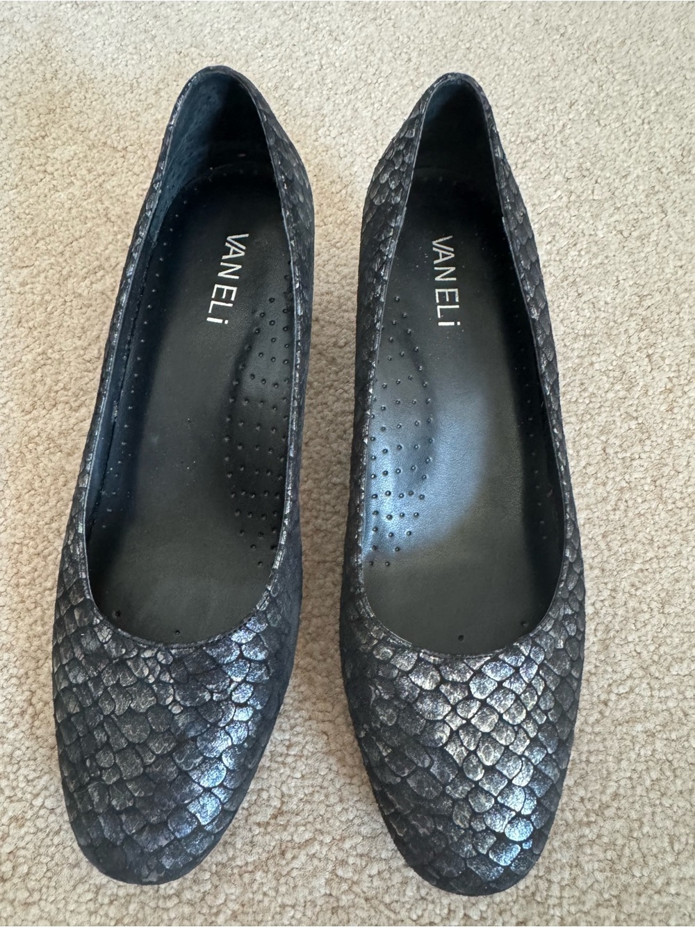 Vaneli Black Metallic Scaled Ballet Flats